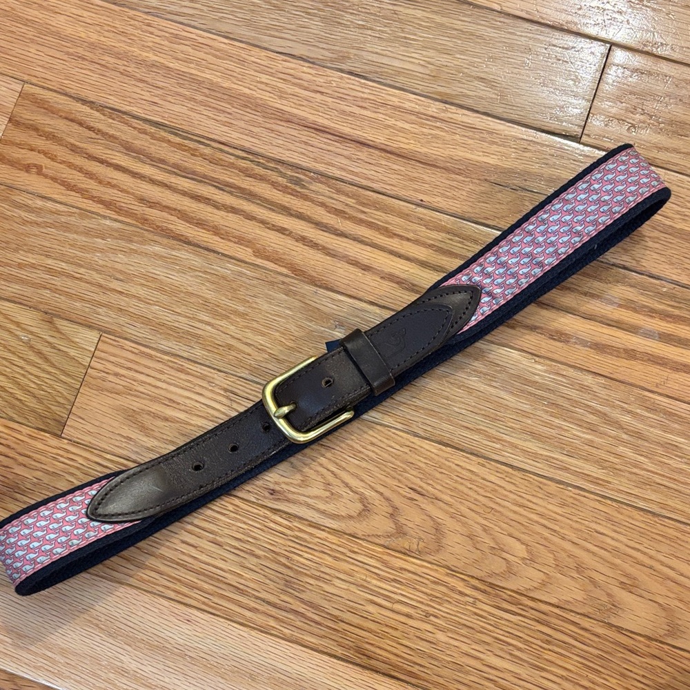 Vineyard Vines Pink and Blue Whale Kids Belt (26)